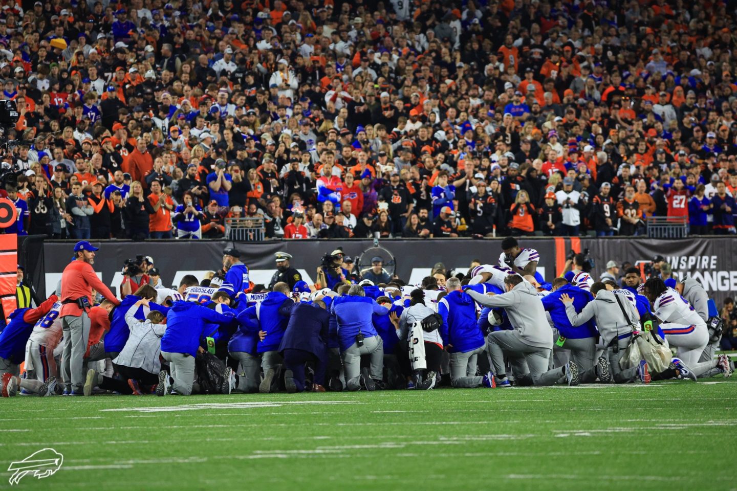 Colts, Texans honor injured Bills safety Damar Hamlin with pregame prayer -  WISH-TV, Indianapolis News, Indiana Weather