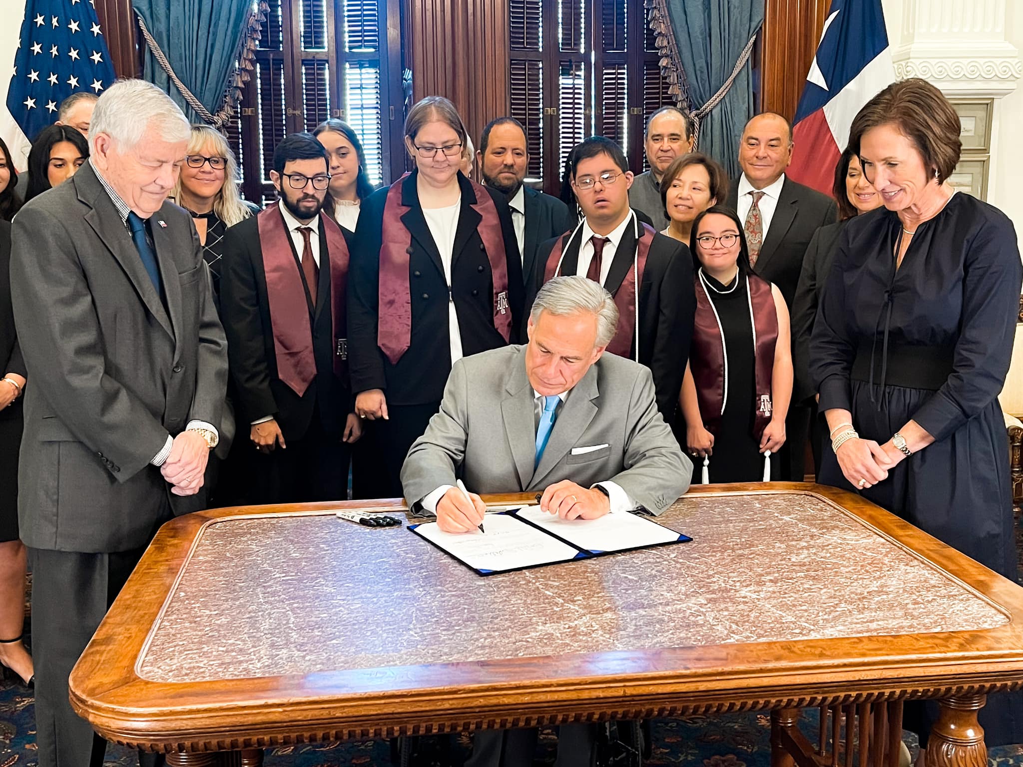 Abbott expected to sign bill ending DEI program support in higher