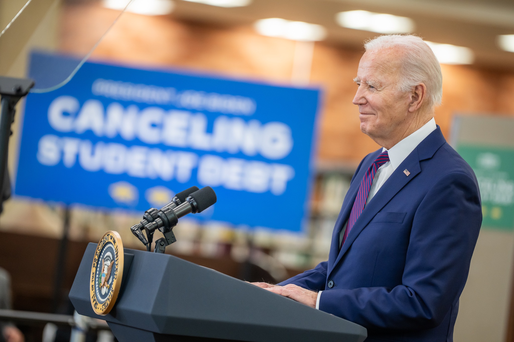 Federal judge blocks BidenHarris student loan again The Lion